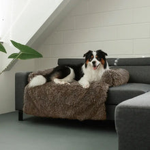 Lade das Bild in den Galerie-Viewer, MrFluffyFriend™ - Flauschiger Sofa Bezug für Haustiere